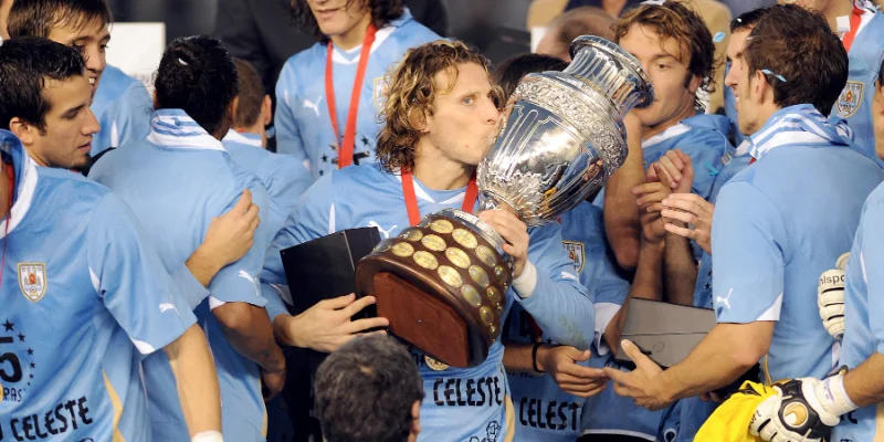 Tại trận chung kết mùa giải Copa America 2011, quốc gia Uruguay đã ghi tên mình lên chiếc cúp vô địch